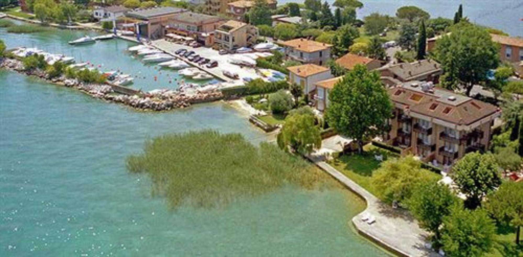 Hotel Smeraldo Sirmione Exterior photo