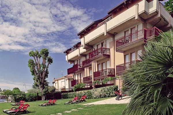 Hotel Smeraldo Sirmione Exterior photo